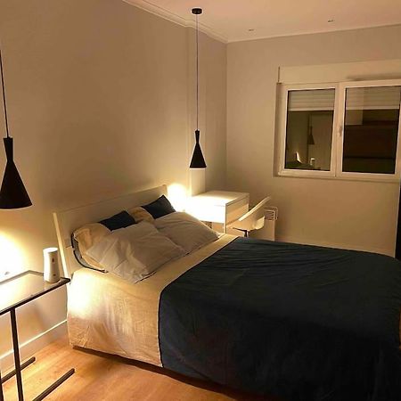 Quarto De Casal Close To Lisbon Flat Equipado Almada Buitenkant foto