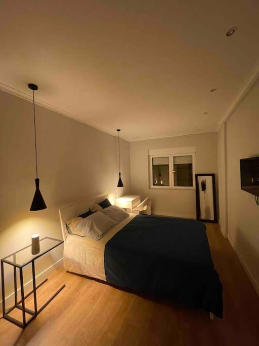 Quarto De Casal Close To Lisbon Flat Equipado Almada Buitenkant foto